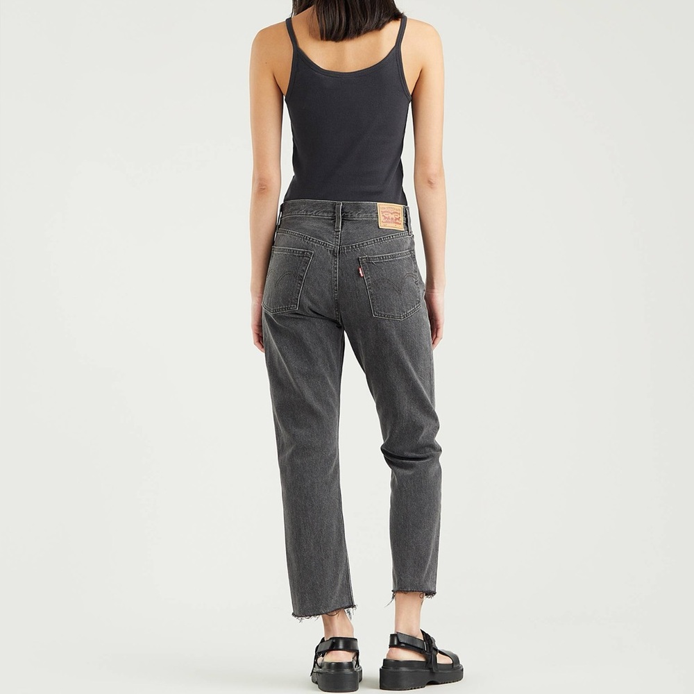 Levi's Wedgie Black Cutoff Jeans